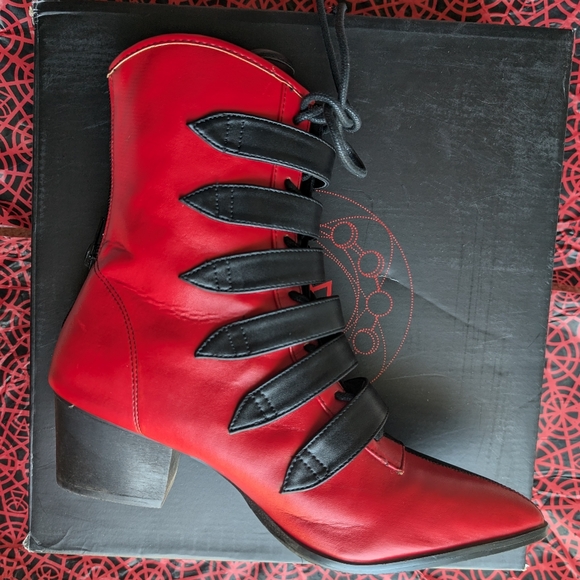Coven Boot Split Red/Black - Picture 2 of 6
